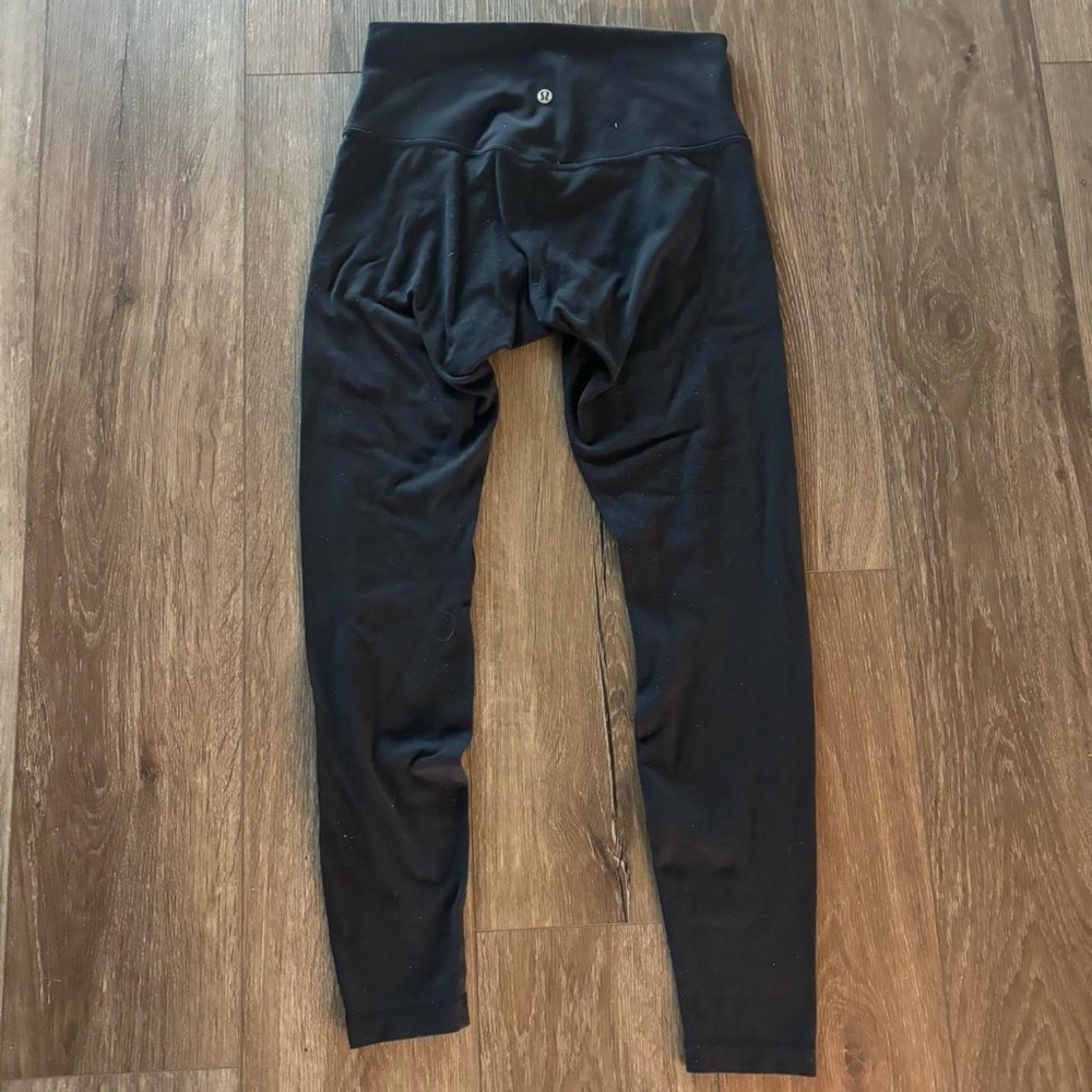 Lululemon Stylish Black High-Waisted Leggings